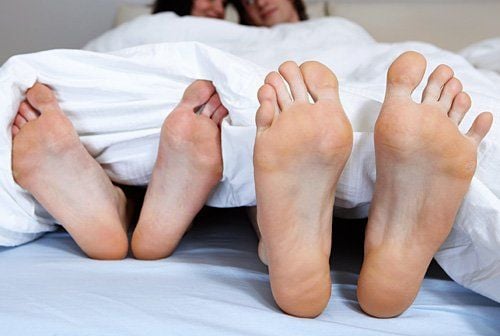 Macht süchtig: Der monogamie-fördernde Mechanismus, der durch Oxytocin ausgelöst wird, ähnelt einer Droge.