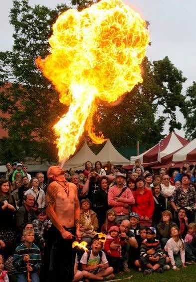 Feuerspucker in Aktion