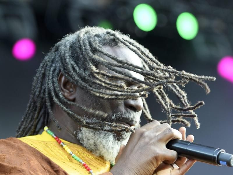 Reggae-Sänger Tiken Jah Fakoly beim 41. Paleo-Festival in Nyon. Foto: Laurent Gillieron