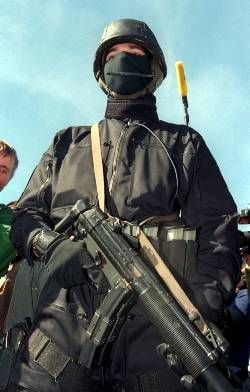 Soldat der Bundeswehreinheit Kommando