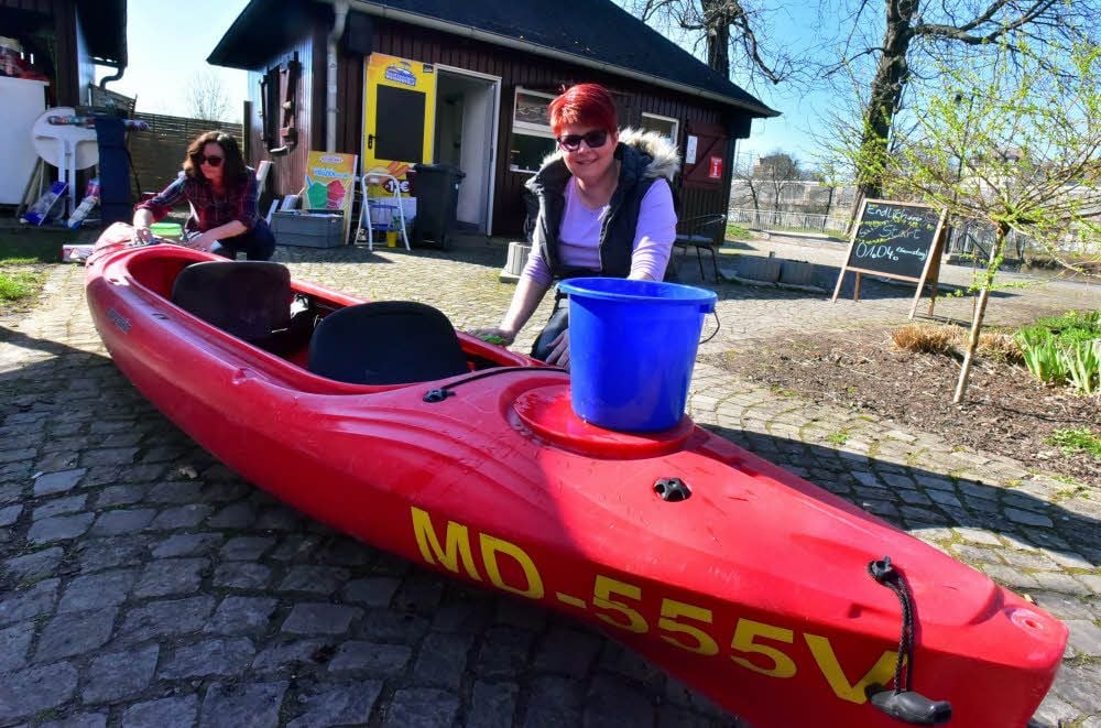 Die Kanus vom Weißenfelser Bootsverleih sind zwischen Frühling und Herbst gefragt. Mittlerweile befinden sie sich im Winterschlaf.