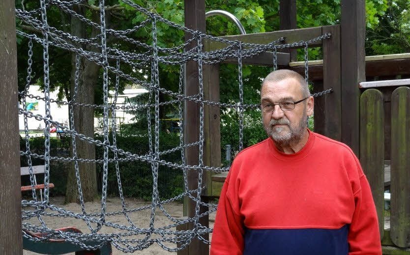 Rolf Kurtz hat die Pflege des Vockeroder Spielplatzes beendet.