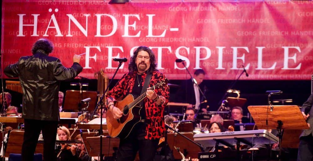 Phil Bates bei seinem Konzert in der halleschen Galgenbergschlucht.
