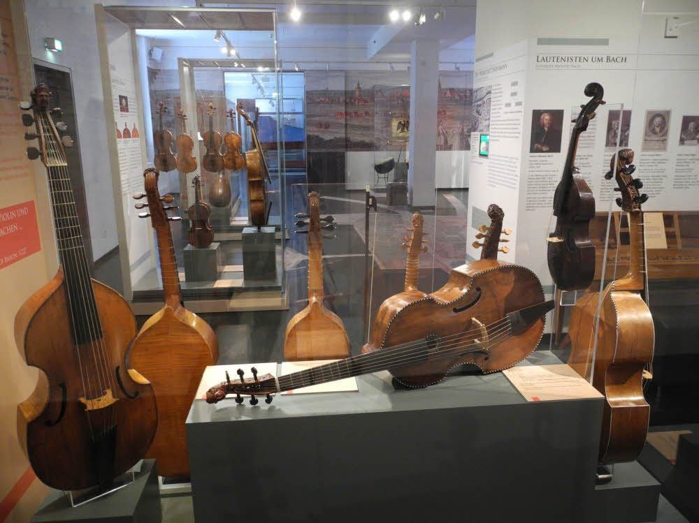 Aus dem Vollen geschöpft: Die Ausstellung im Grassi zeigt eine große Auswahl von Instrumenten Martin und Johann Christian Hoffmanns.