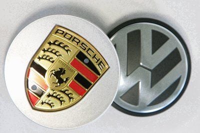 Für die Fusion von Porsche und Volkswagen wird wahrscheinlich noch in dieser Woche der Weg freigemacht. (FOTO: DPA)
