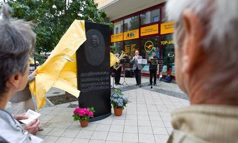 Eine Stele in Erinnerung an den Komponisten Georg Philipp Telemann (1681-1767) wird am Samstag (25.06.2011) in seiner Geburtsstadt Magdeburg enthüllt. (FOTO: DPA)