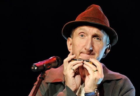 Mike Krüger singt am 24.02.2009 während einer Probe zu seinem Bühnenprogramm «Zweiohrnase» im Sankt Pauli Theater in Hamburg. (FOTO: DPA)