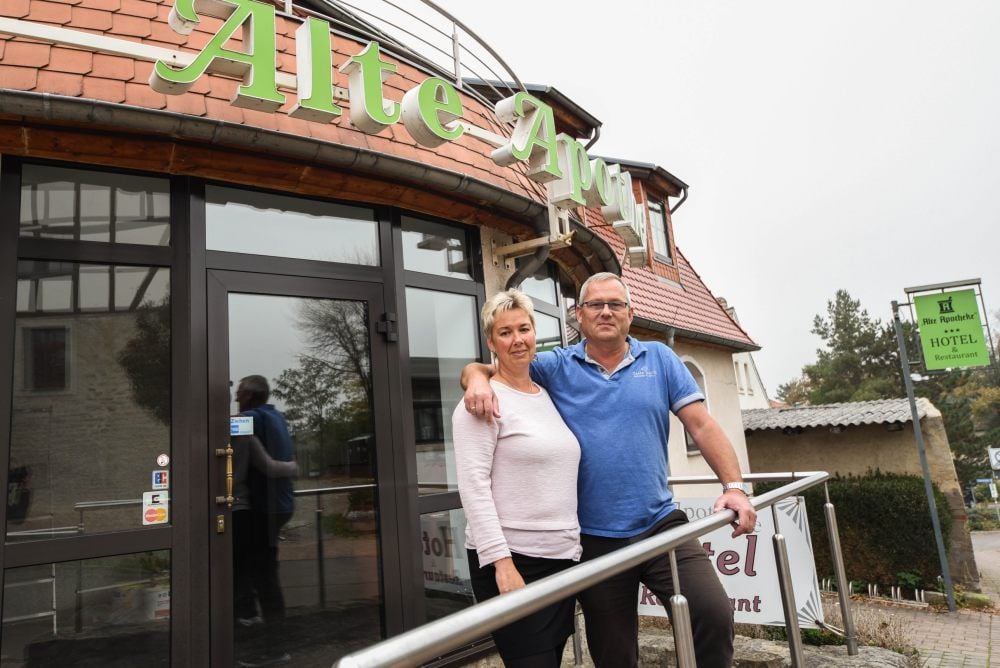 Daniela und Dirk Ußfeller sind die neuen Pächter der Alten Apotheke.