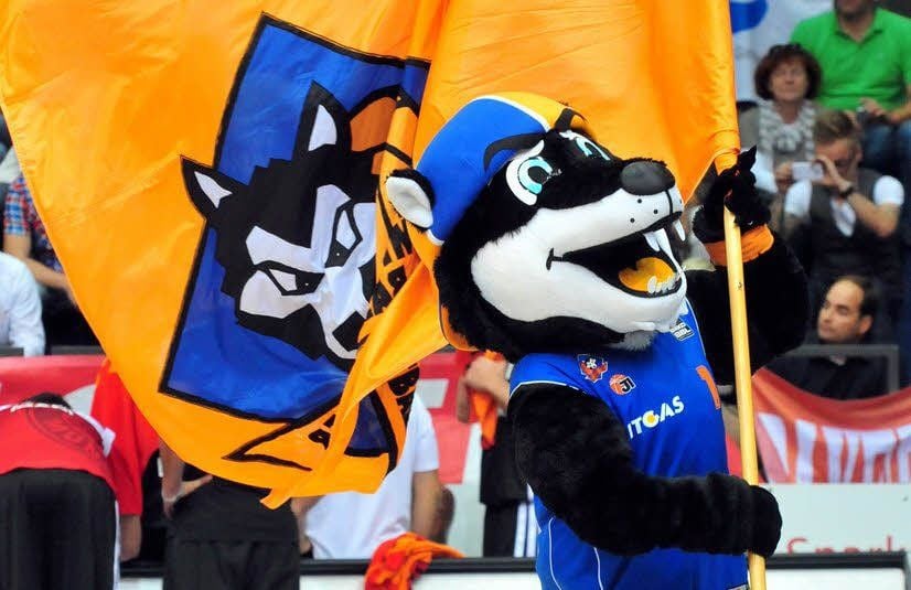 Das MBC-Maskottchen ist ein fester Bestandteil bei Heimspielen der Wölfe.