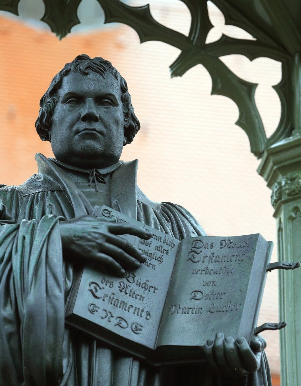 Das Denkmal für Martin Luther auf dem Marktplatz in Wittenberg (Sachsen-Anhalt).