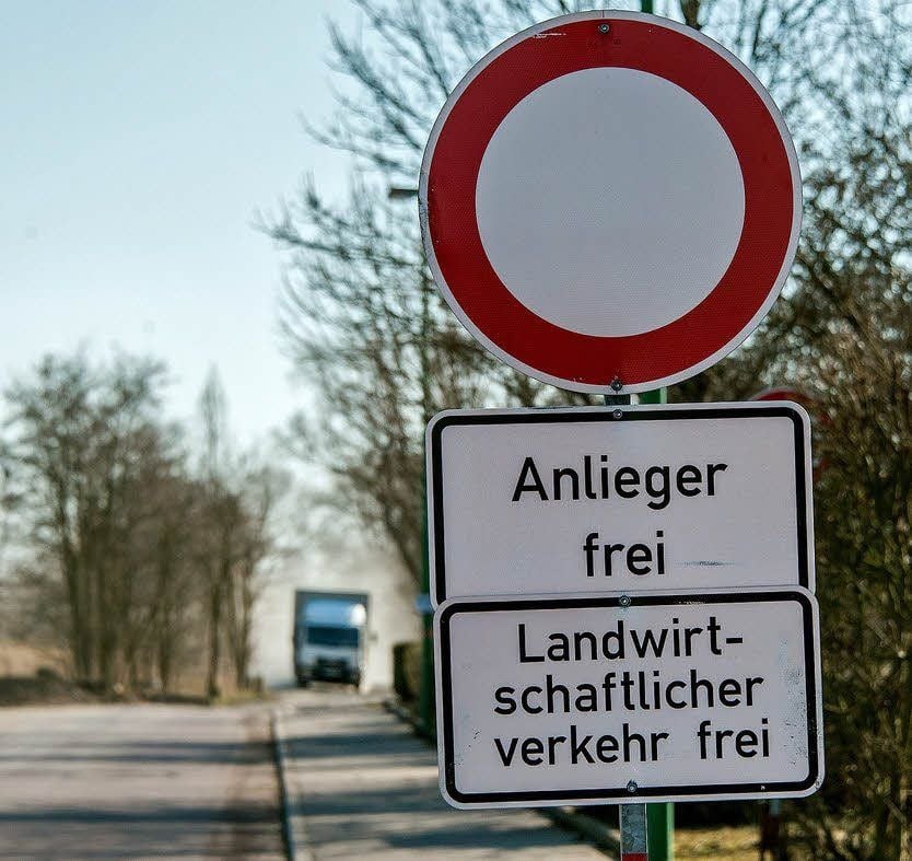 Die innerörtliche Umleitung ist nur für Anlieger gedacht.