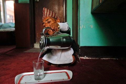 Mit 56 Zentimetern ist der Nepalese Chandra Bahadur Dangi auf dem Weg ins Guinness-Buch der Rekorde. (FOTO: DPA)