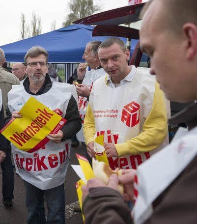 Papenburg-Mitarbeiter beim Ausstand am Freitag