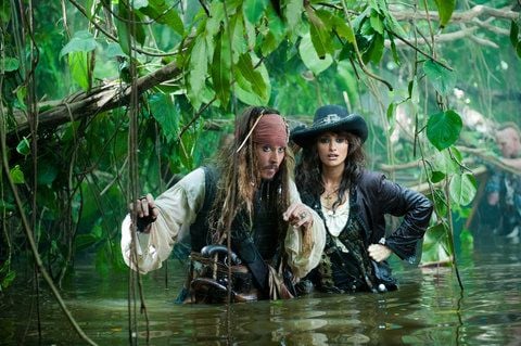 Johnny Depp als Jack Sparrow und Penelope Cruz als Angelica in dem Abenteuerfilm «Pirates of the Caribbean - Fremde Gezeiten» von Rob Marshall. (FOTO: DAPD)