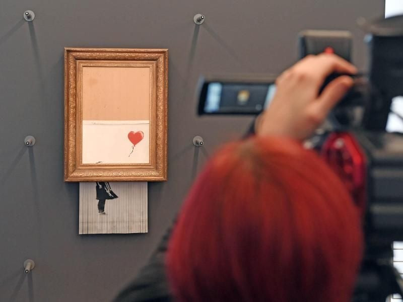 Aus dem Rahmen gefallen: Das Museum Frieder Burda Banksys „Love is in the Bin”. Foto: Uli Deck