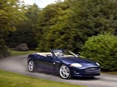 Das sportliche Cabrio des Jaguar XK kommt im Frühjahr. (Foto: dpa)
