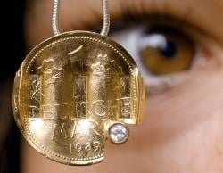 Schmuck aus der D-Mark