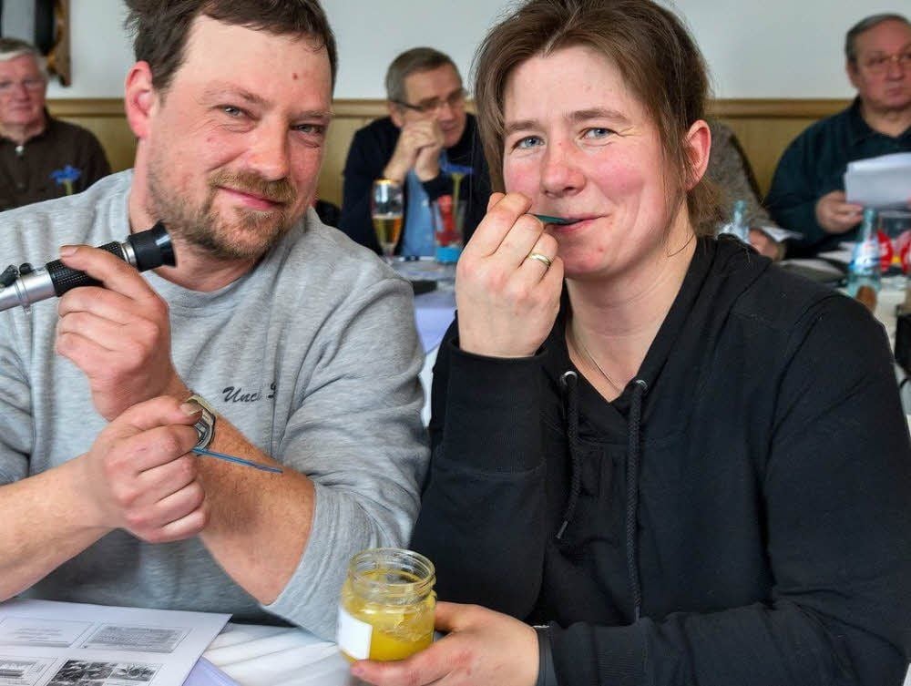 Der Kurs gefiel Kerstin und Matthias Seiche - und auch die Honigverkostung.