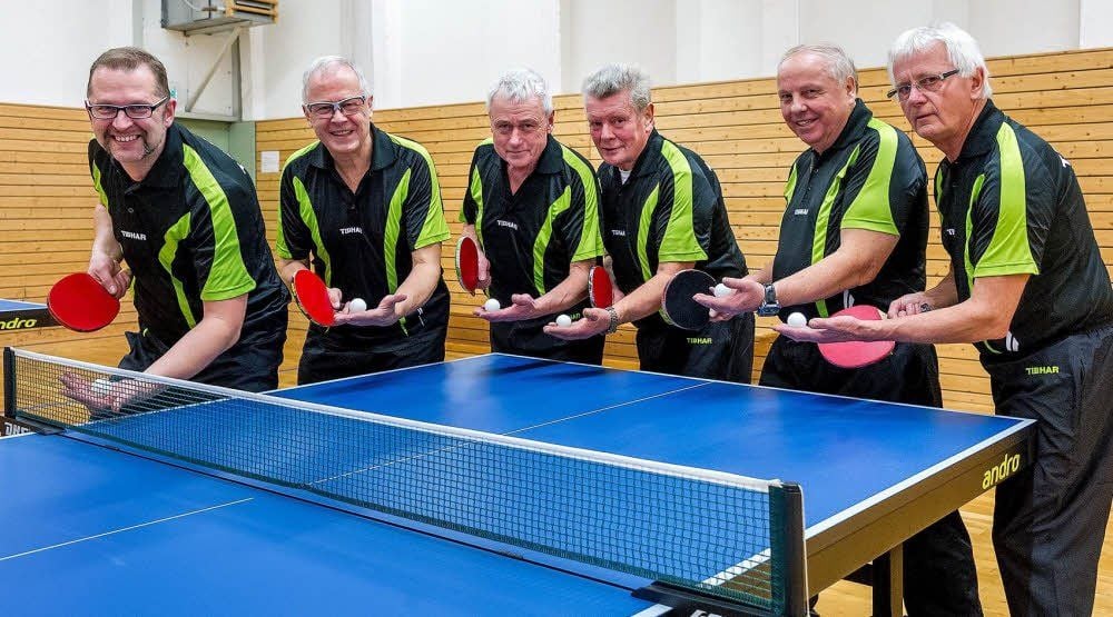 Die aktiven Mitglieder des Vereins Tischtennisfreunde Medizin Merseburg (von links): Thomas Lietz (42), Karl-Hermann Steinberg (72), Günther Ulrich (67), Wolfgang Maly (73), Siegfried Jaskosch (69), Siegfried Barnert (69) und Klaus Mosinski (67, nicht auf dem Bild).