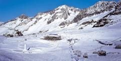 70 Pisten und 24 Lifte - der Stubaier Gletscher gilt als das größte Gletscherskigebiet Österreichs. (Foto: dpa)