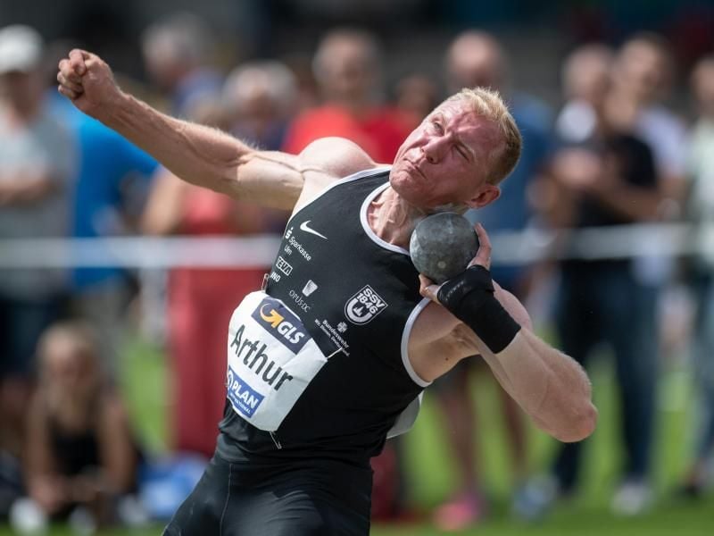 Zehnkämpfer Arthur Abele beim Kugelstoßen. Foto: Bernd Thissen