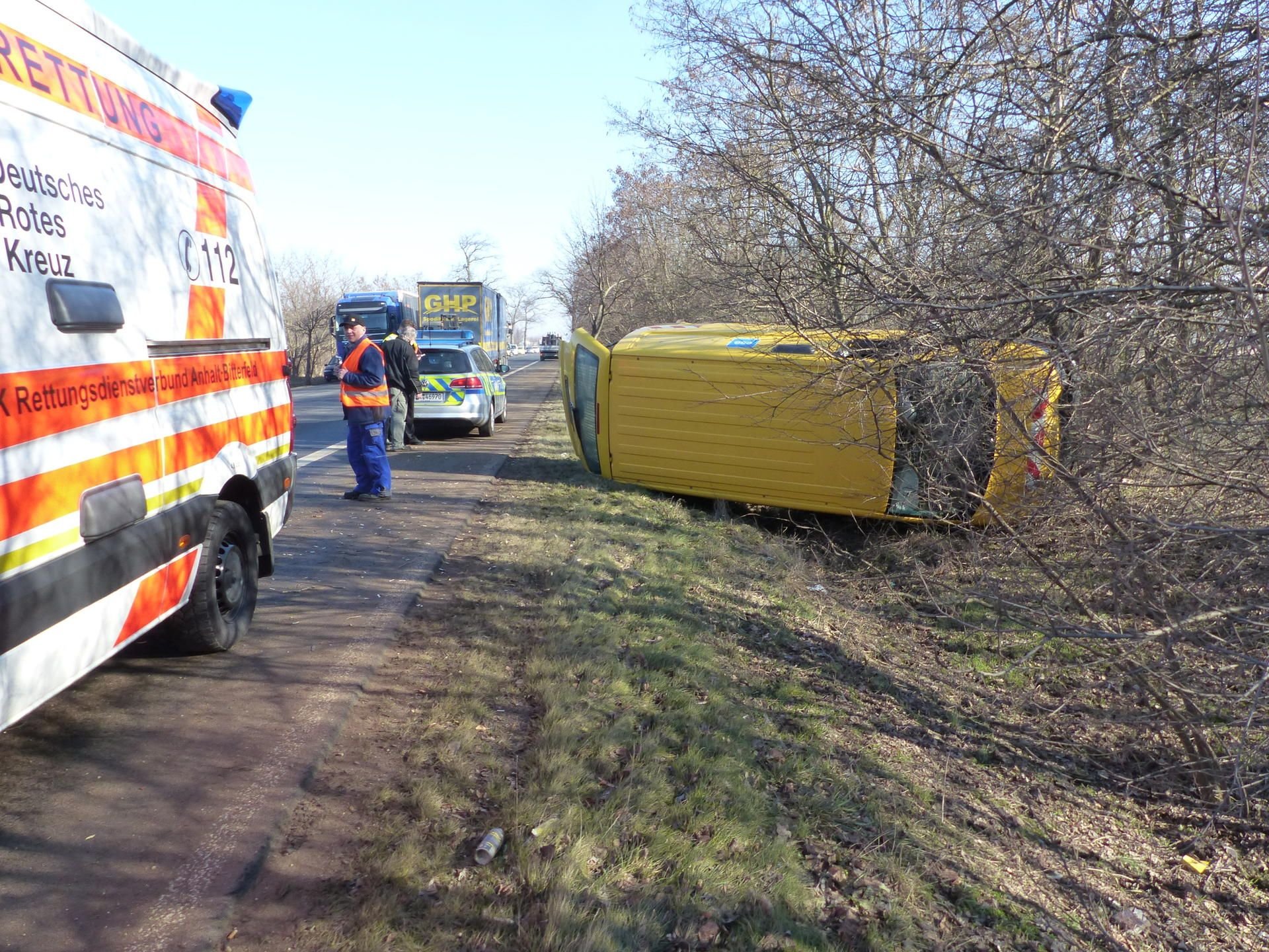 Der Fahrer des Postautos war nach links von der der Fahrspur abgekommen.