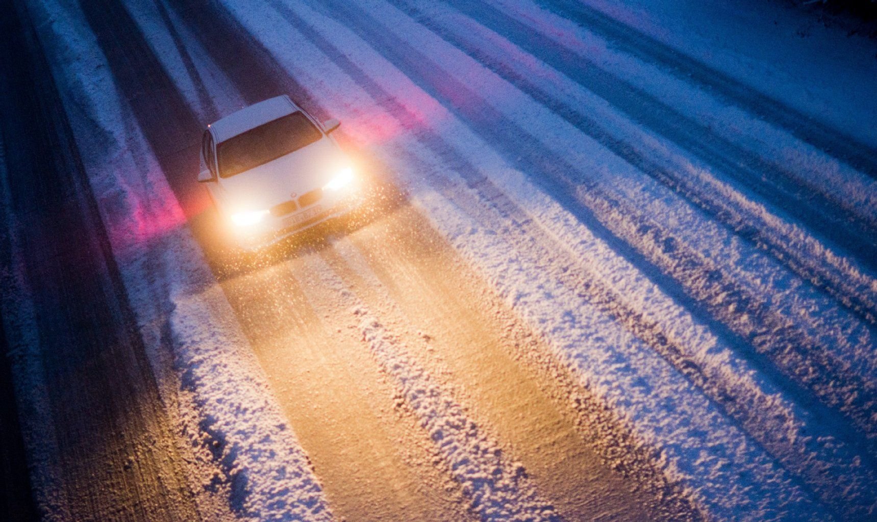 Gerade im Winter ist es wichtig, dass die Scheinwerfer nicht zu schmutzig oder bedeckt sind.