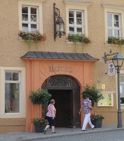 Markt 56 kennzeichnet den Ort von Luthers Sterbehaus.