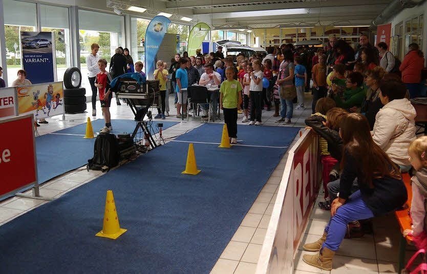 Die Kinder mussten sich auf einem Parcours beweisen.