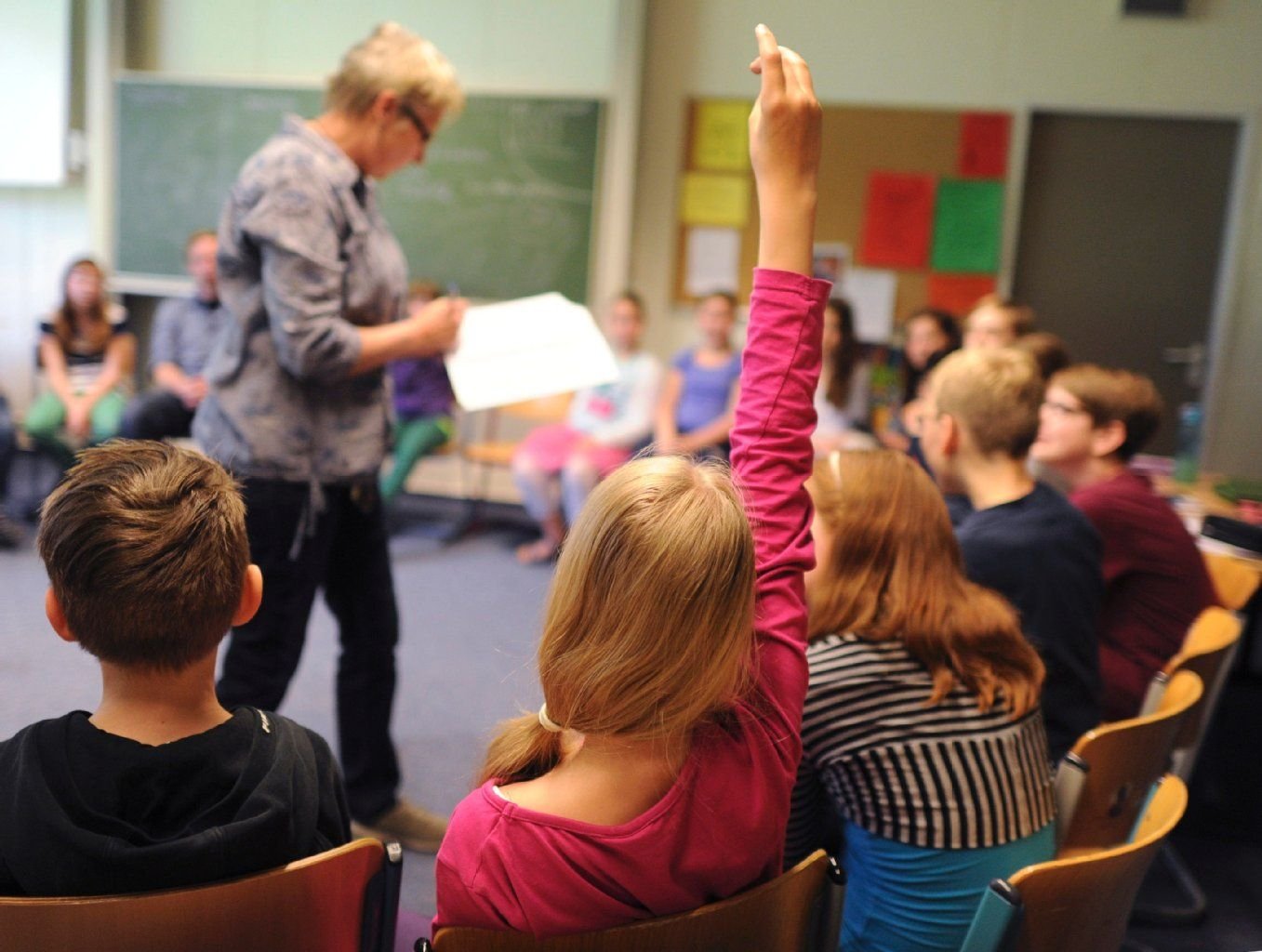 Seiteneinsteiger sollen Flüchtlingskindern Deutsch in Spezialklassen beibringen.
