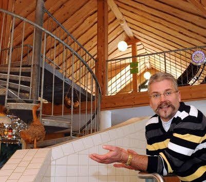 Ulrich Grunewald stellte Kunst in seine Sauna.