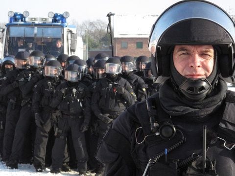 Die Zahl der Angriffe auf Bundespolizisten hat im vergangenen Jahr einen Höchststand erreicht. (FOTO: DPA)