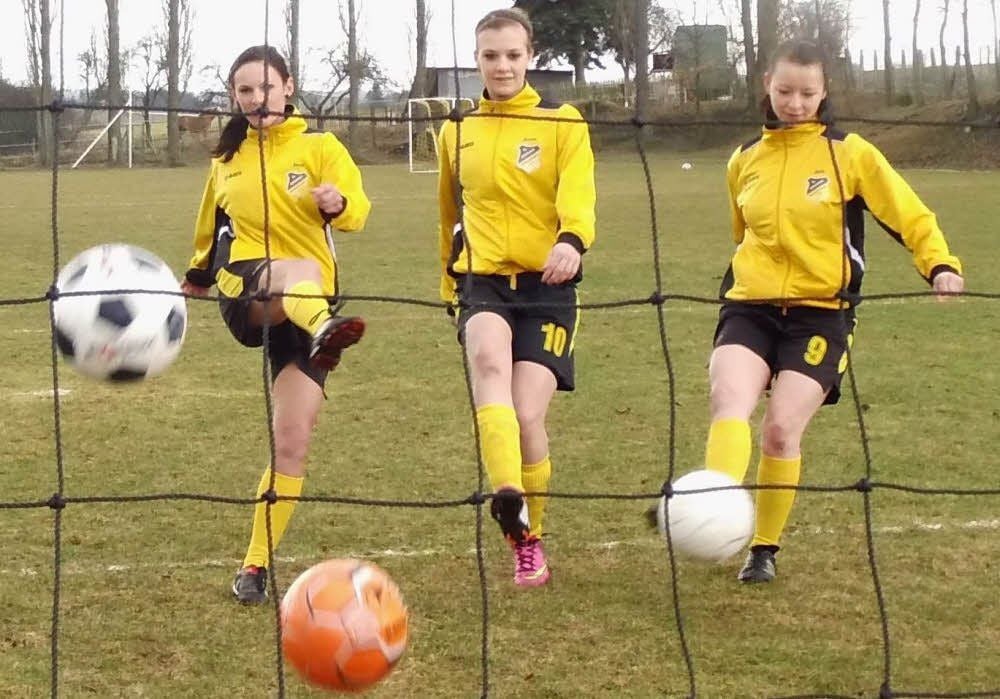 Torschusstraining gehört für die Hergisdorfer Fußballfrauen zum Übungsprogramm.