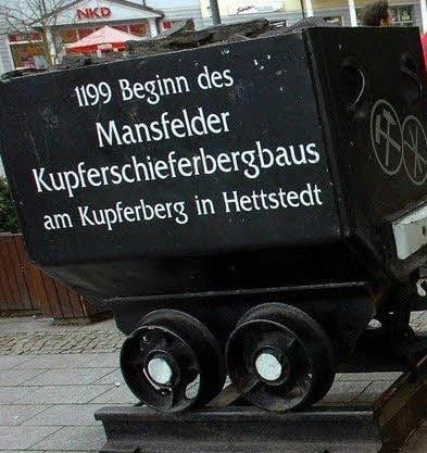 Viele der Hettstedter Förderwagen werben mit dem Beinamen "Kupferstadt" Hettstedt.