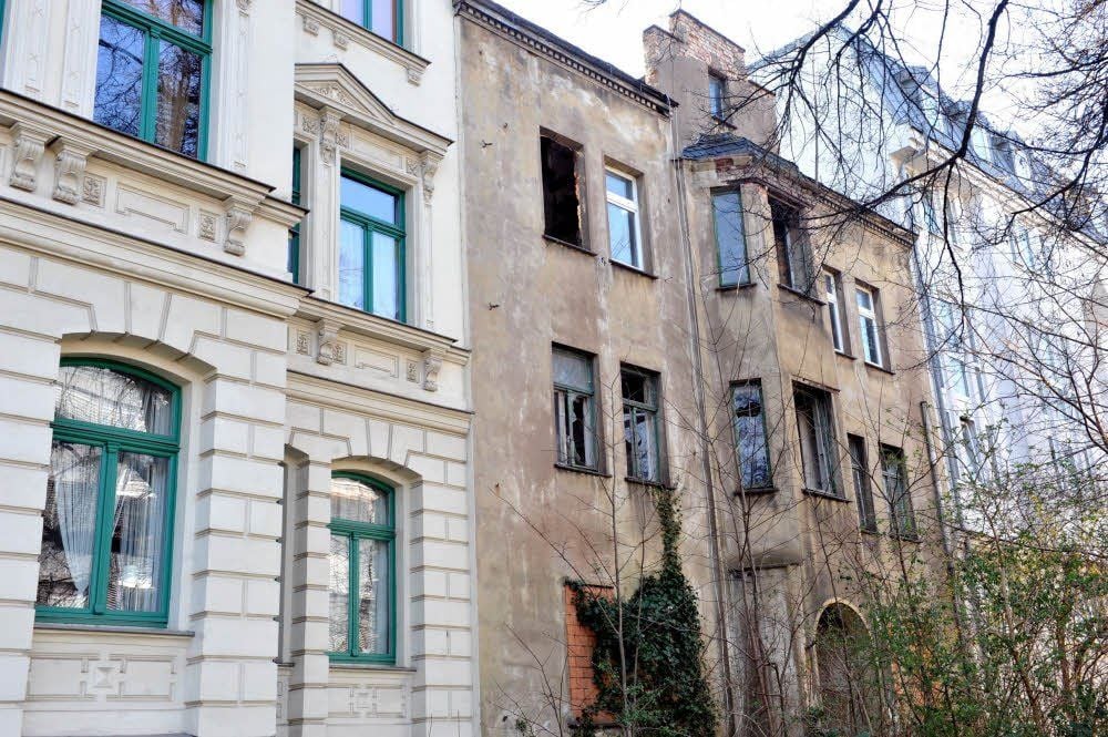 Die Stadt lässt die Ruine Willy-Brandt-Straße 63 jetzt abreißen.