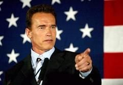 Filmschauspieler Arnold Schwarzenegger gewinnt am 6. Oktober 2003 dievorgezogenen Gouverneurswahlen in Kalifornien. (Foto: dpa)