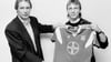 Andreas Thom (r.) bei seiner Vorstellung in Leverkusen mit Trainer Jürgen Gelsdorf.