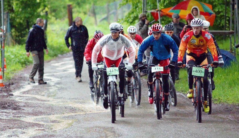 Nur neun Starter gab es auf der langen Strecke über 76,5 Kilometer. Fünf gaben später frierend auf.