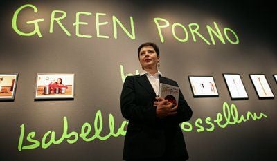 Die italienische Schauspielerin Isabella Rossellini stellt ihren Film und das gleichnamige Buch "Green Porno" (Grüner Porno) vor. (FOTO: DPA)
