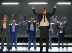 Das Ensemble der Landesbühnen Sachsen probt am Dienstag (14.02.2006) in Radebeul bei Dresden die Rockoper «Mont Klamott» von Katharina Gericke mit Musik von Tamara Danz und Silly. (Foto: dpa)