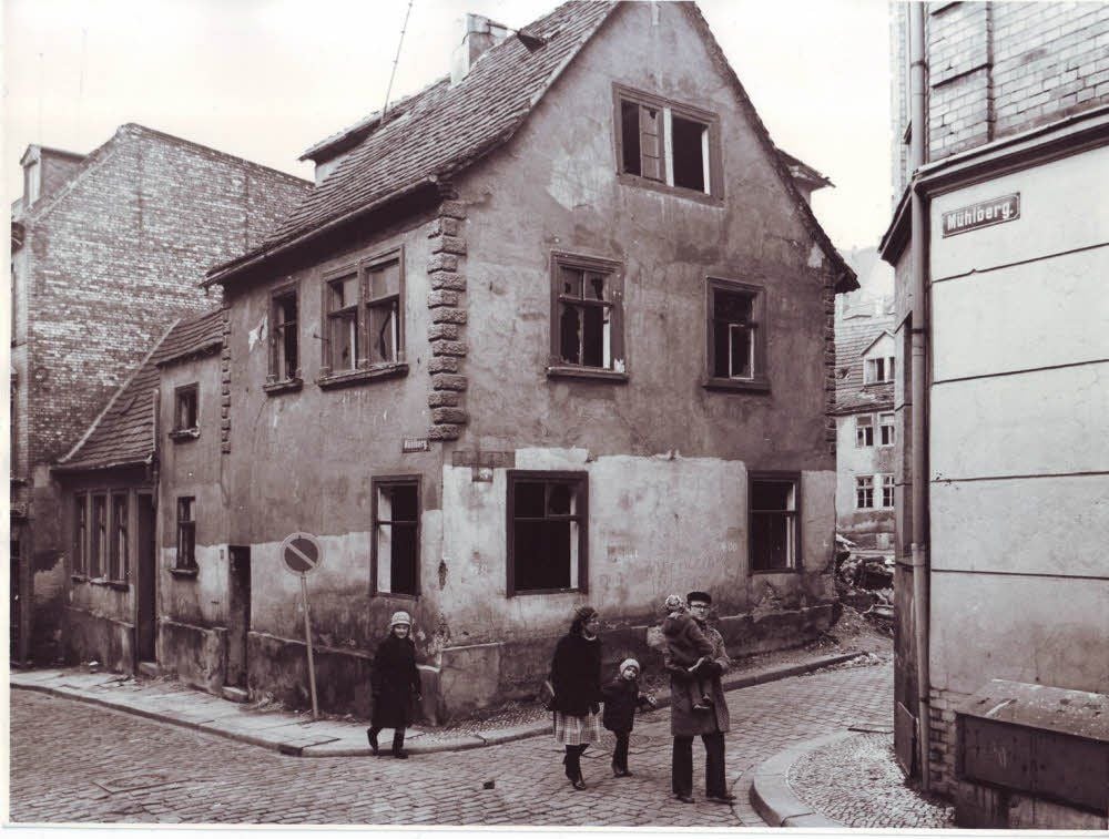 Alt-Halle mit Ruinen, wie sie heute schon fast vergessen sind.
