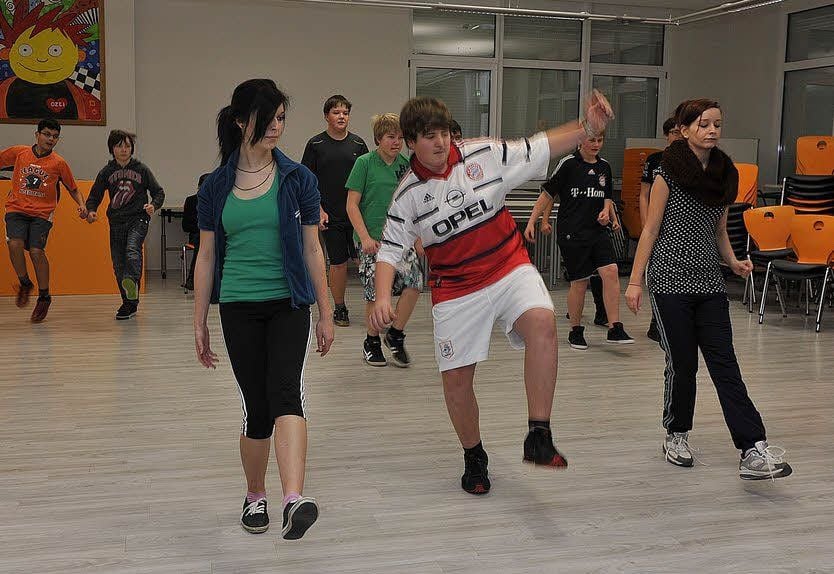 Den Schülern macht der Jumpstyle viel Spaß.