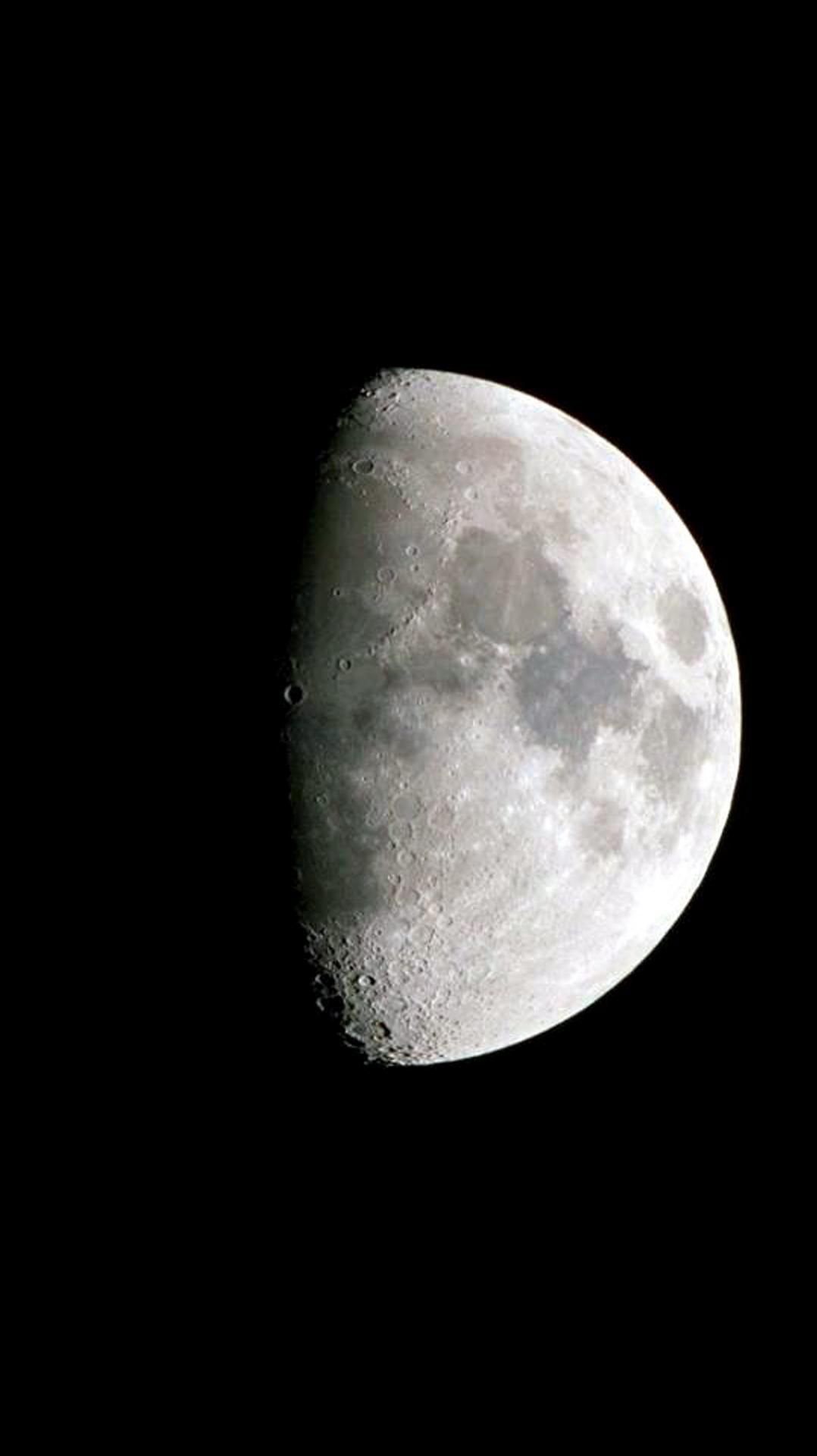 Der Mond ist derzeit aufgrund der kalten Luft gut zu sehen. Die Ascherslebener Sternfreunde nutzen das, um zahlreiche Astronomiefotos zu schießen.