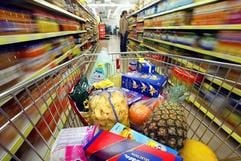 Hohe Benzin- und Heizölpreise sowie teurerealkoholische Getränke und Tabak haben die Verbraucherpreise inSachsen-Anhalt im Juni im Vergleich zum Vormonat um 0,1 Prozentanziehen lassen. (Foto: dpa)