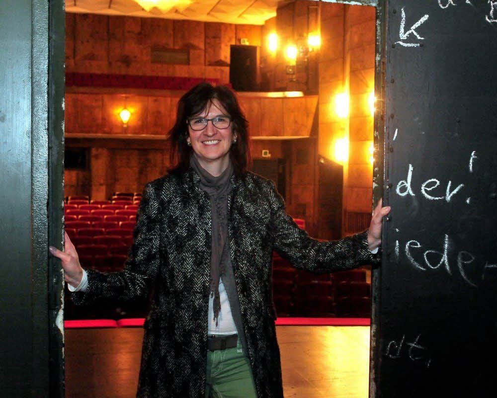 Diana Pielorz hält die Tür in die Wittenberger „Phönix-Theaterwelt“ offen.