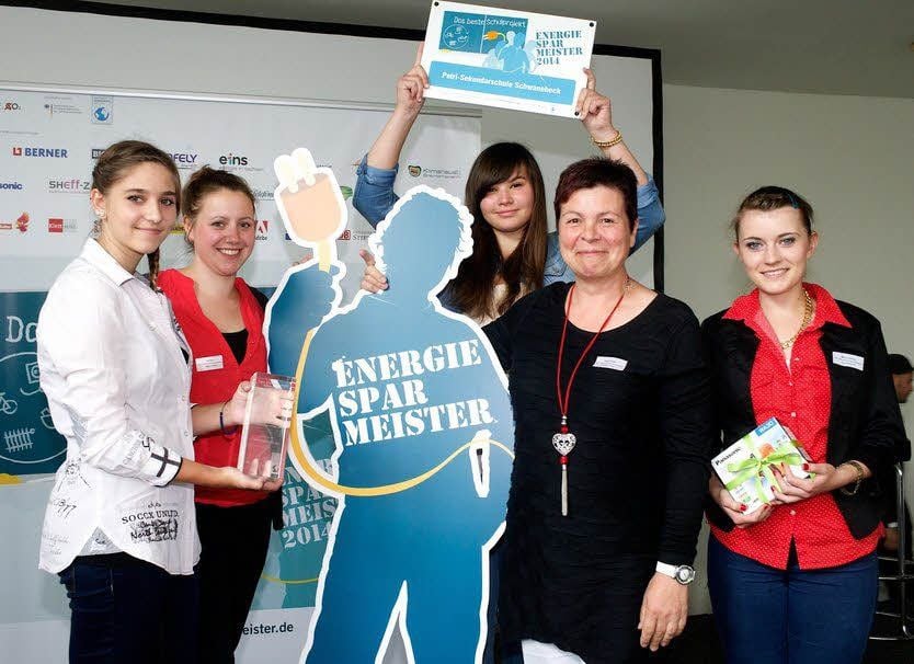 Ausgezeichnet: Jugendliche der Petri-Sekundarschule sind die „Energiesparmeister Sachsen-Anhalt“.