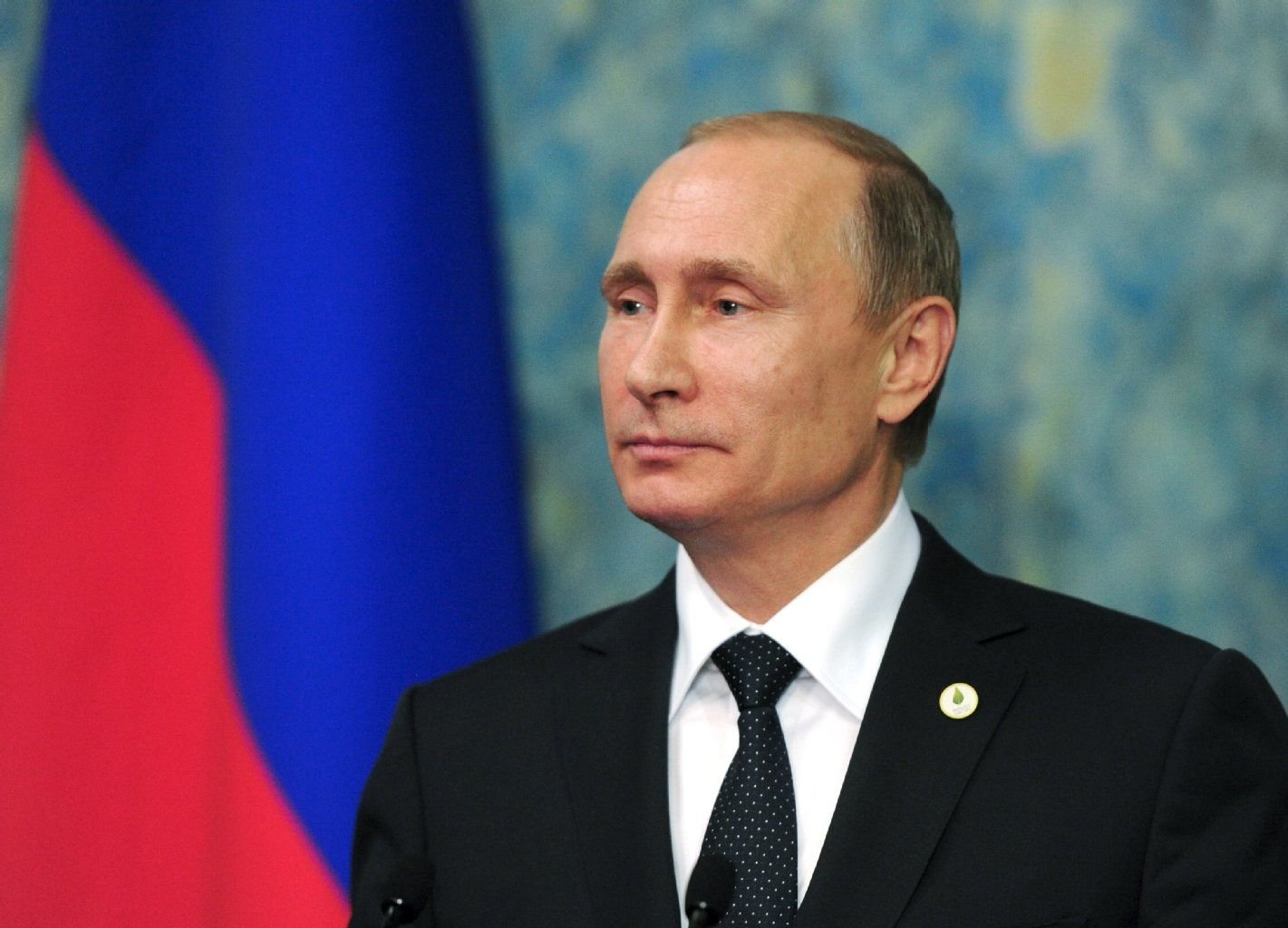 Der russische Präsident Wladimir Putin muss mit Wirtschaftssanktionen für weitere sechs Monate rechnen.