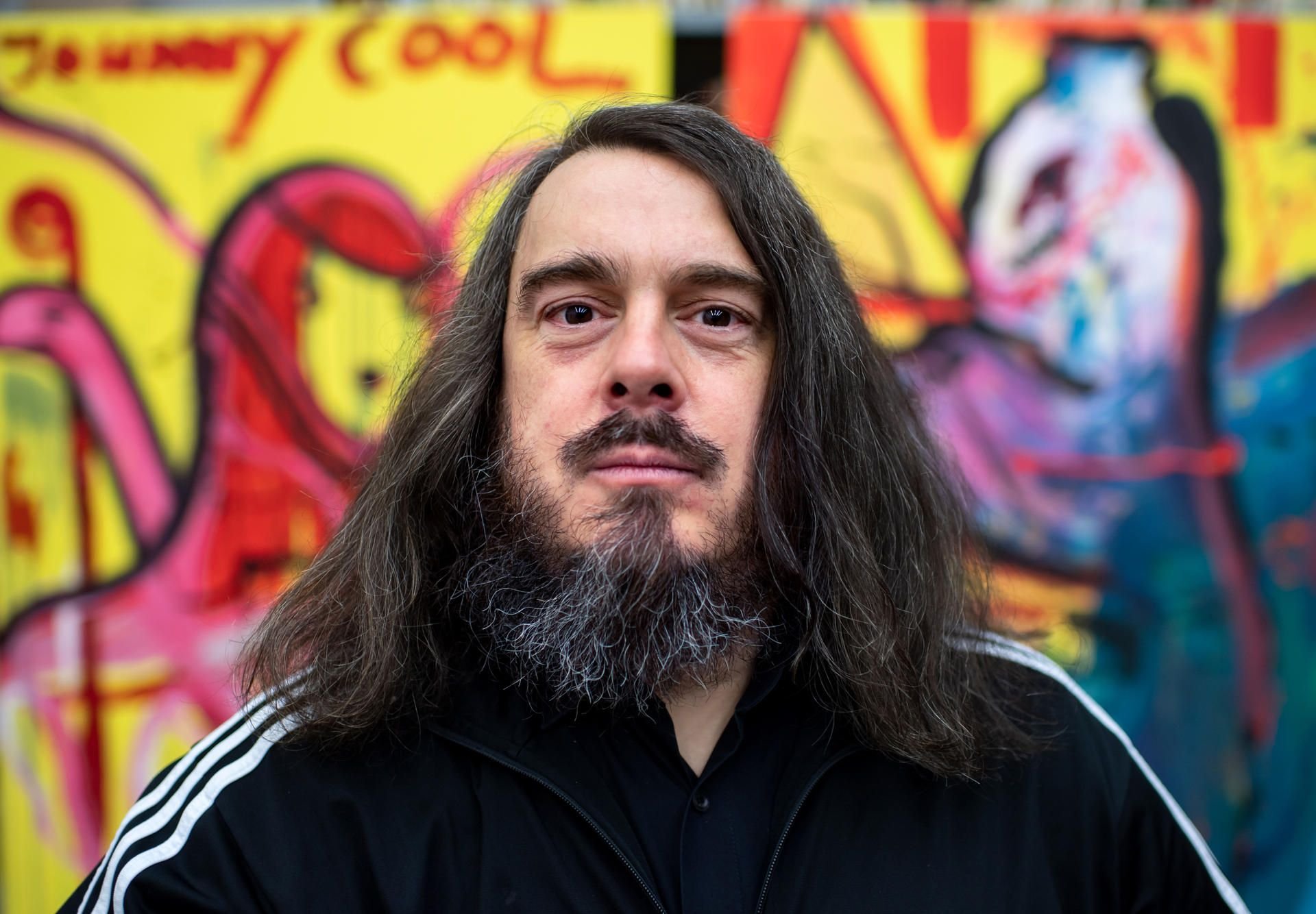 Jonathan Meese, Künstler, steht in seinem Atelier im Stadtteil Prenzlauer Berg. Der in Japan geborene und in Norddeutschland aufgewachsene Künstler mit Wohnsitzen in Berlin und Ahrensburg feiert am 23. Januar seinen 50. Geburtstag.