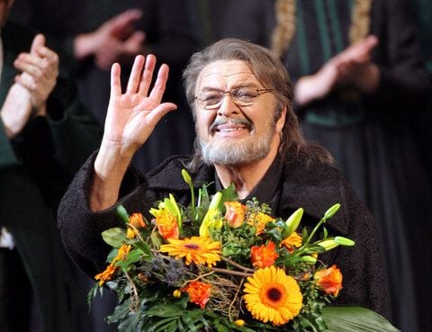 Als Eremit im Freischütz nimmt Kammersänger Theo Adam am 30. November 2006 seinen Abschied von der Bühne. (FOTO: DPA)