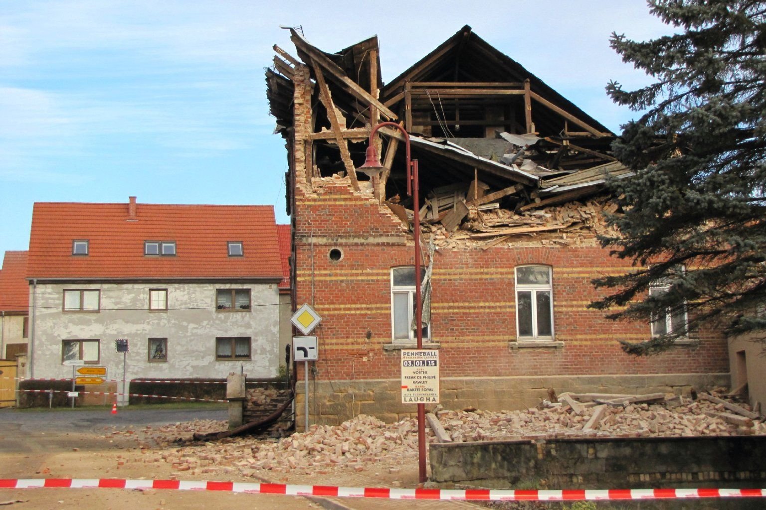 Teile des Gemeindegasthauses in Lossa sind am Montagmorgen eingestürzt.